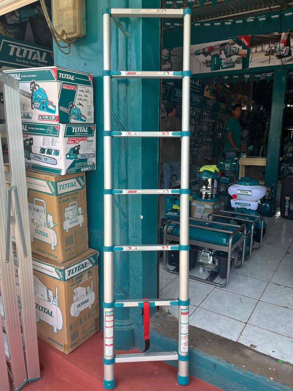 ESCALERA TELESCOPICA 6 ESCALONES THLAD08061